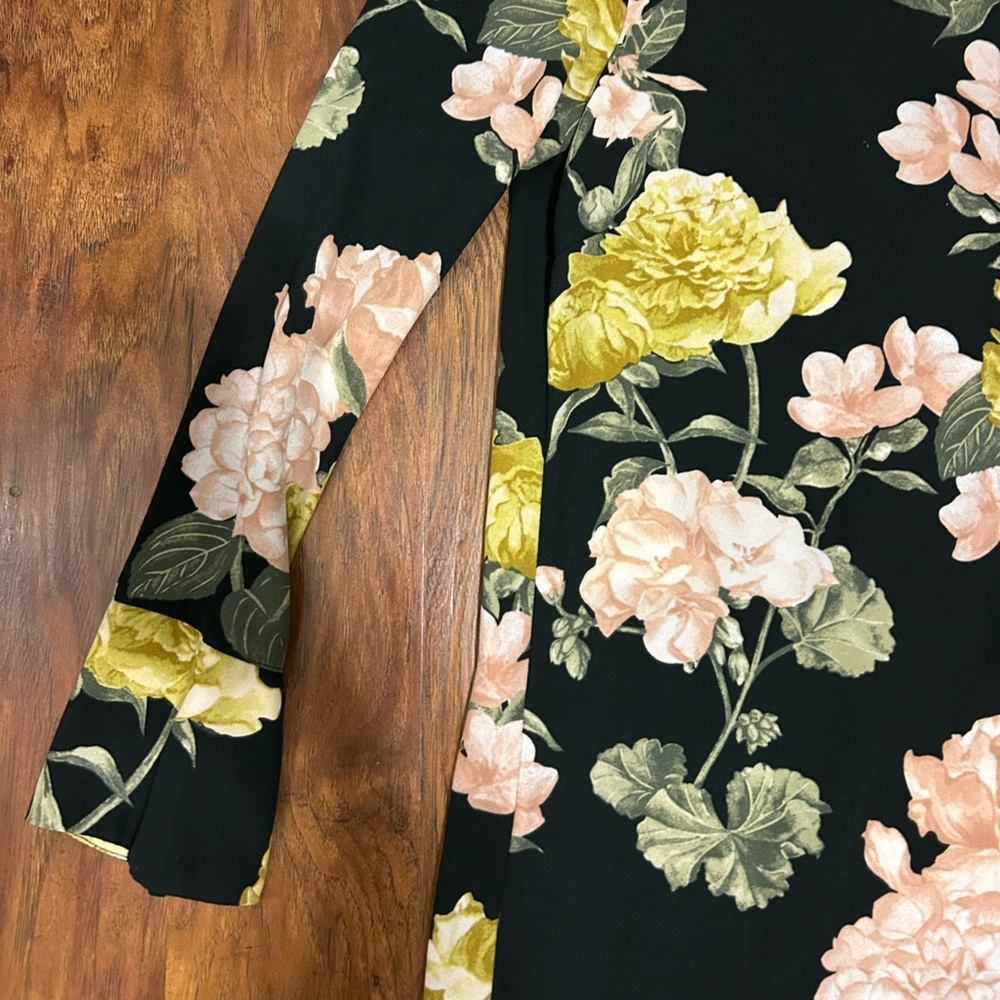 Floral Print Midi Dress With Long Sleeves Giant Flowers Floral Print - Picture 3 of 9